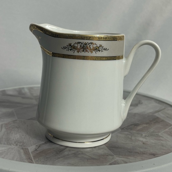 Vintage Fine Italian Design China Creamer White with Gold Floral Band - Picture 1 of 9